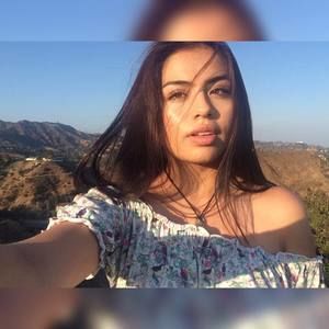 Meet your Posher, Cami